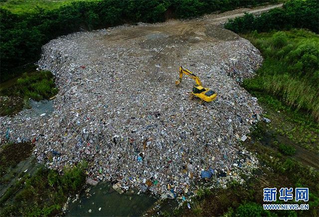 Kinh hoàng 20.000 tấn rác thải bên Thái Hồ (nơi cung cấp nước sinh hoạt cho Giang Tô và các vùng lân cận)