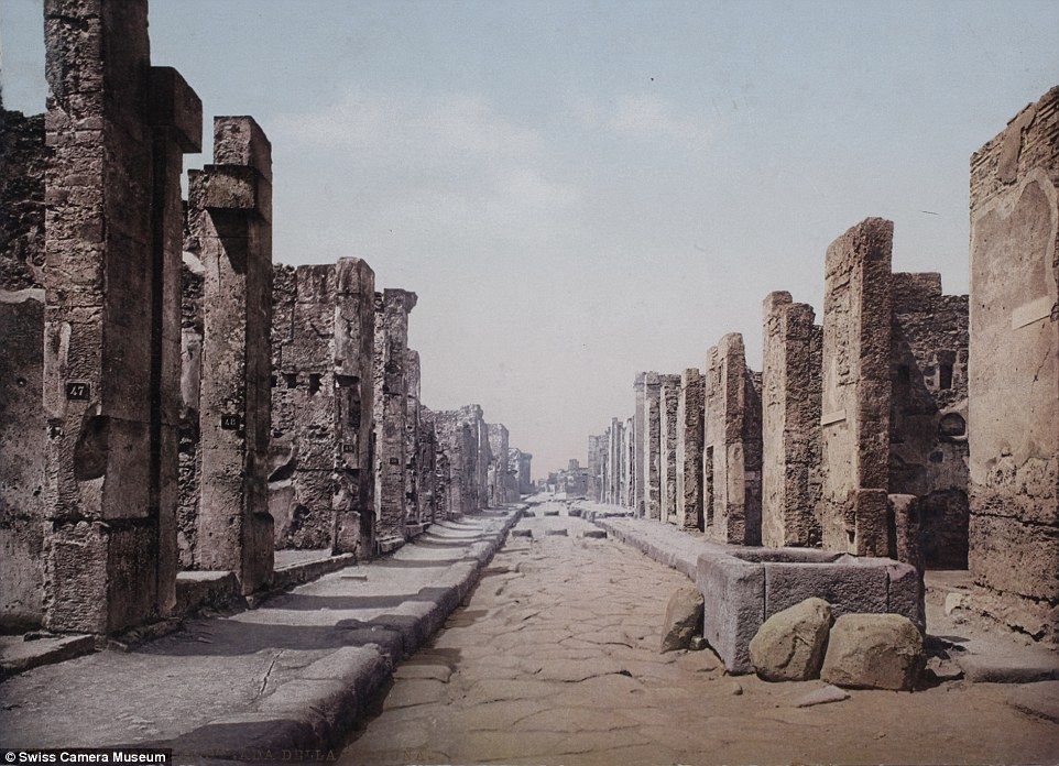 Fortuna Street ở Pompei, Ý - điểm du lịch cổ từ một núi lửa phun hóa thạch trong thời La Mã, ảnh chụp vào khoảng năm 1900