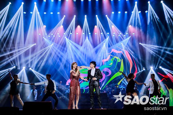 Anh Bo Đan Trường - người tình trong mộng của Thanh Thảo phối hợp ăn ý và ngẫu hứng với bài hát Tình nghĩa đôi ta chỉ thế thôi.