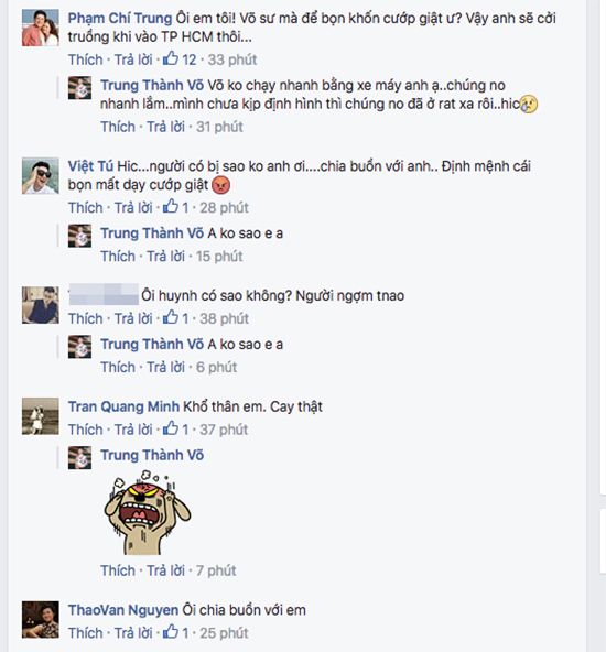 Nhiều đồng nghiệp vào động viên Thành Trung.