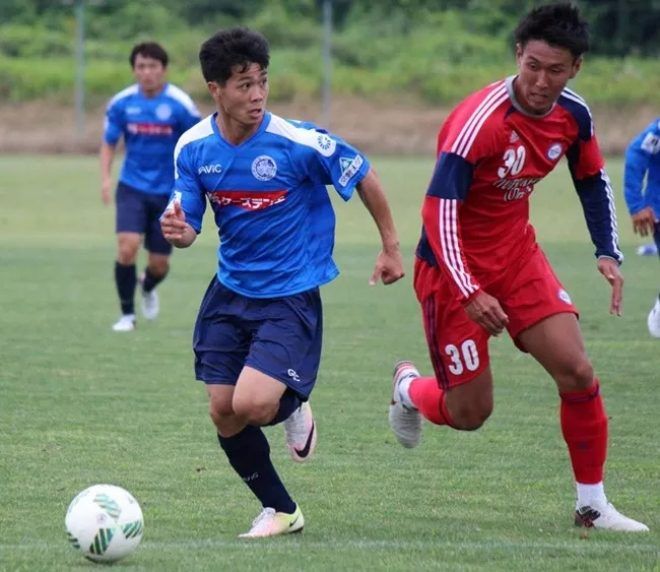 Nhưng hơn nửa năm trôi qua, Phượng chỉ mài đũng quần trên ghế dự bị và được ra sân vỏn vẹn... 7 phút.