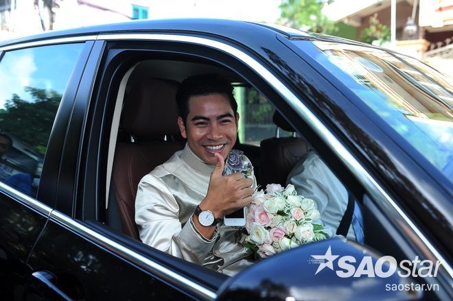 Chủ rể Thanh Bình háo hức đến nhà cô dâu Ngọc Lan.