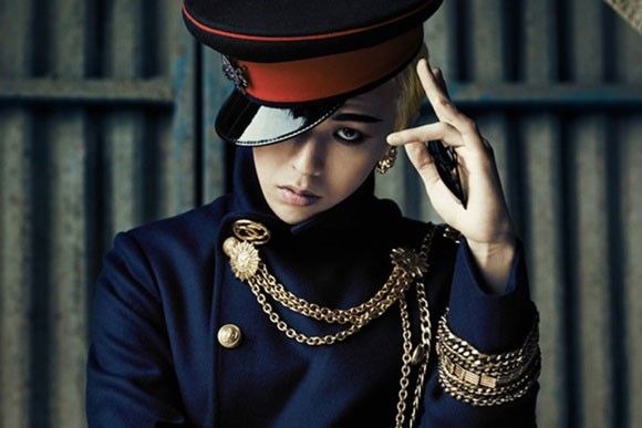 G-Dragon luôn nổi bật với tàng năng, giọng rap đặc biệt và phong cách thời trang cực kỳ bá đạo.