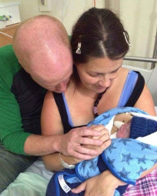 Khi ở bên Rory, Lynsey luôn lo sợ nhiệt độ cao sẽ ảnh hưởng đến 'cơ thể' cậu bé.