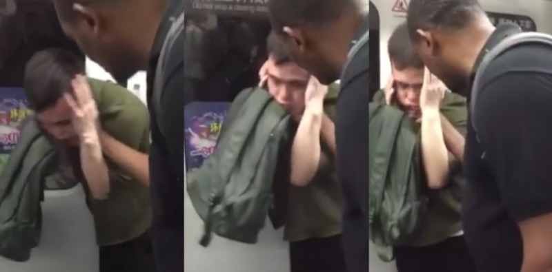 Chỉ biết đứng ôm mặt