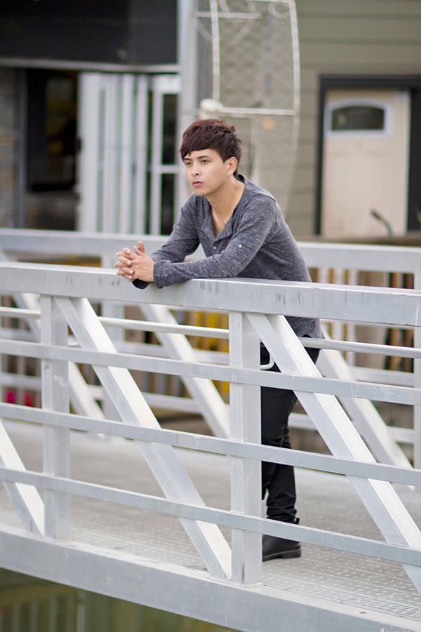 “Với tôi Vancover không chỉ đơn giản là một điểm dừng chân trong mỗi chuyến lưu diễn. Nó giống như mái nhà nơi tôi được trở lại với những khán giả luôn yêu quý mình. Họ chờ đợi tôi trở lại và tôi luôn mong ngóng được quay về. Hát tại Vancover luôn mang đến cho tôi những cảm xúc rất đặc biệt” - nam ca sĩ chia sẻ.