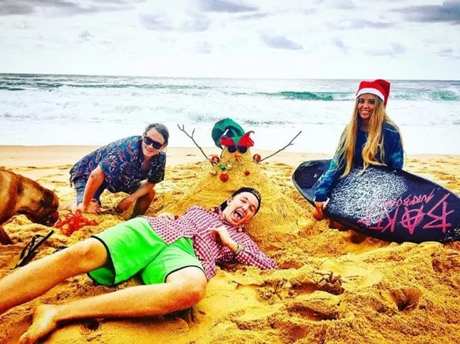 Việc tính toán hợp lý đã giúp Gleason có thể đến thăm vô số các thắng cảnh tuyệt đẹp trên thế giới và gặp gỡ rất nhiều bạn bè.