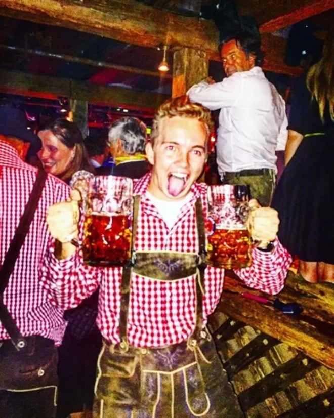 "Một trong những kỷ niệm khó quên là lần tôi được tham dự lễ hội bia Oktoberfest ở Munich, Đức. Ngay lập tức, tôi đã yêu đất nước, con người và nền văn hóa nơi đây."
