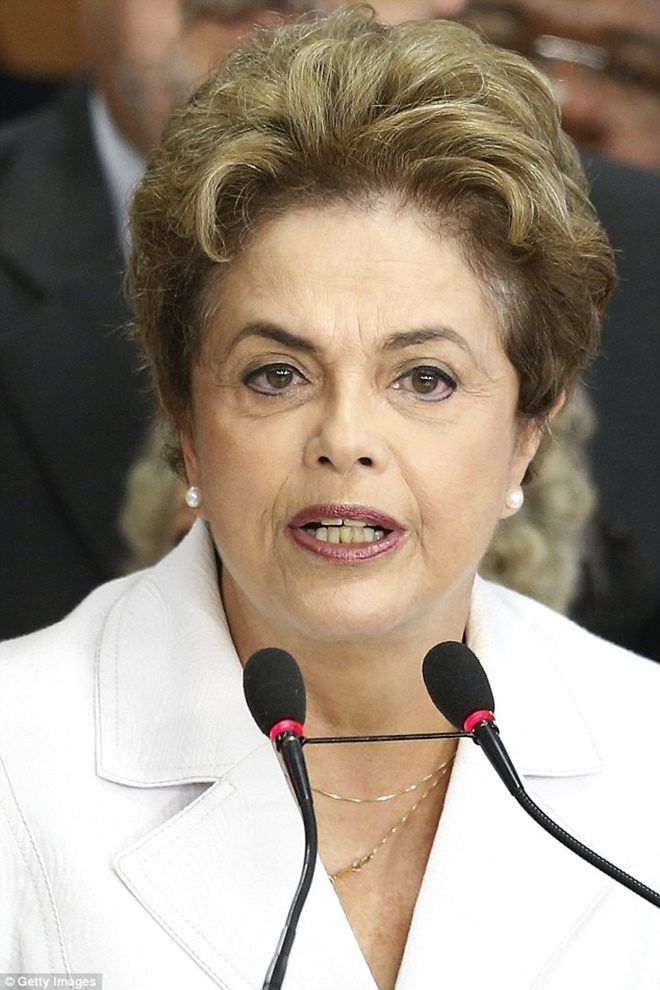 Nữ Tổng thống Dilma Rousseff của Brazil đang bị cáo buộc phản bội tổ quốc.