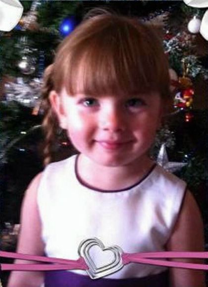 be-gai-6-tuoi-cuu-me-va-cac-em-khoi-ngoi-nha-chay-13-150027