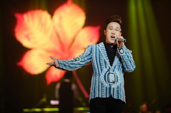 Trung Quân lần đầu hát nhạc Việt Anh trên sân khấu lớn