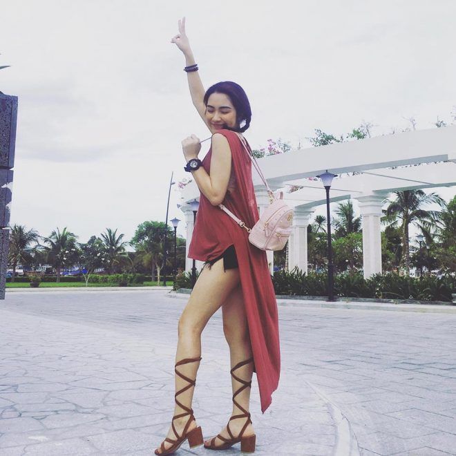 Một Hòa Minzy trưởng thành nhưng vẫn giữ được nét hồn nhiên, đáng yêu đúng với tuổi 21.