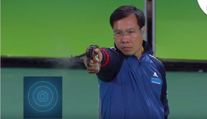 Hoàng Xuân Vinh trong loạt bắn cuối cùng.
