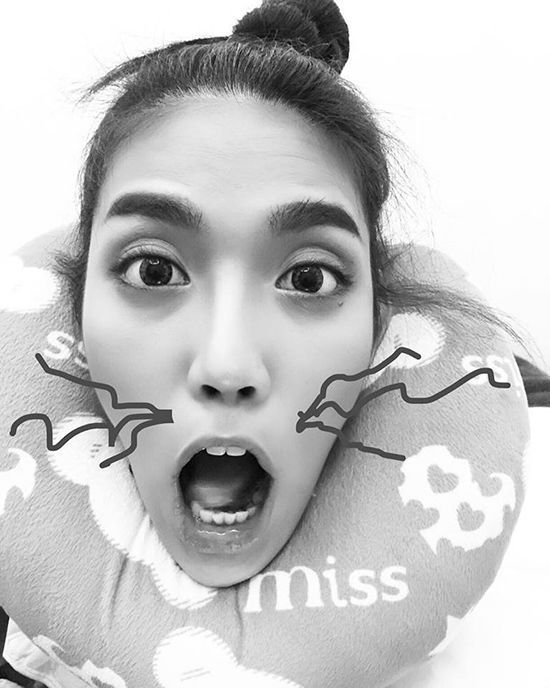 Làm mặt xấu chỉ là chuyện nhỏ với Lan Khuê.