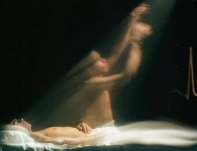 Một vài người tham gia nghiên cứu thừa nhận đã trải nghiệm cảm giác "thoát xác". Hình minh họa