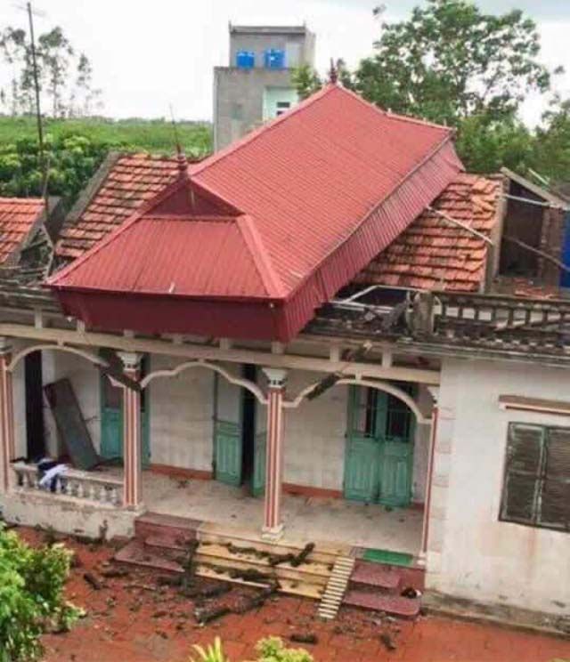 Khổ chủ nên đến đây nhận lại nóc nhà nhé!