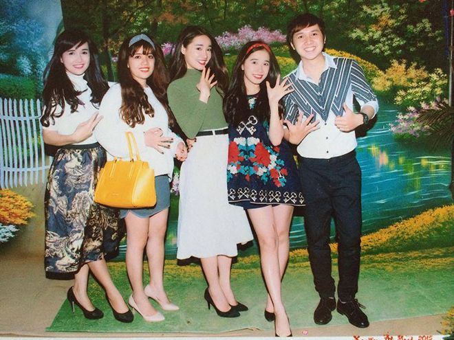 Đến nay tất cả đều đã trưởng thành và thành đạt trong sự nghiệp.