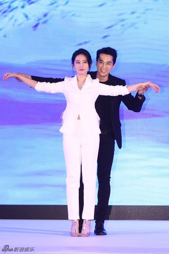 Song Seung Hun lại một lần nữa khẳng định: "Tôi tuyệt đối sẽ không chia tay với Lưu Diệc Phi".