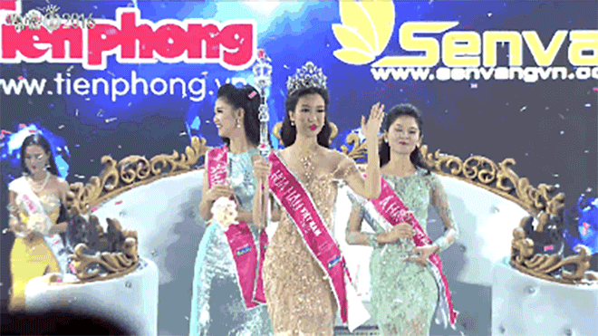 Khoảnh khắc đăng quang khó quên của tân Hoa hậu Việt Nam 2016 Ảnh 2