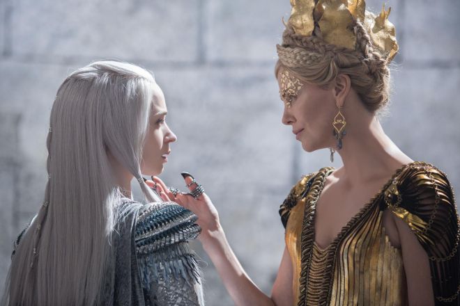 The Huntsman: Winter's War kinh phí trăm triệu đô nhưng vẫn gây thất vọng.