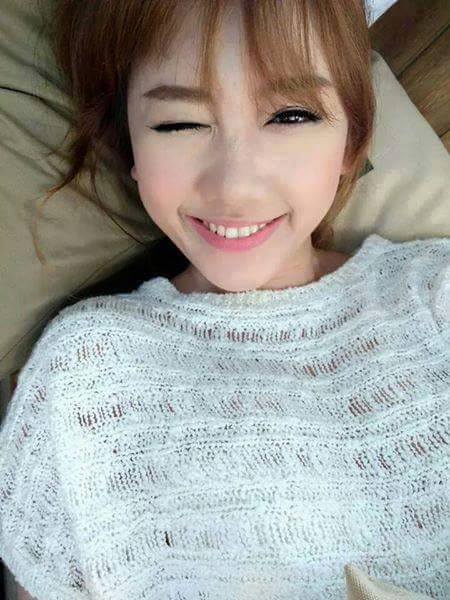 Đôi má hồng xinh xắn khiến Hariwon trông lúc nào cũng tươi trẻ hơn so với độ tuổi ngoài 30 của mình.