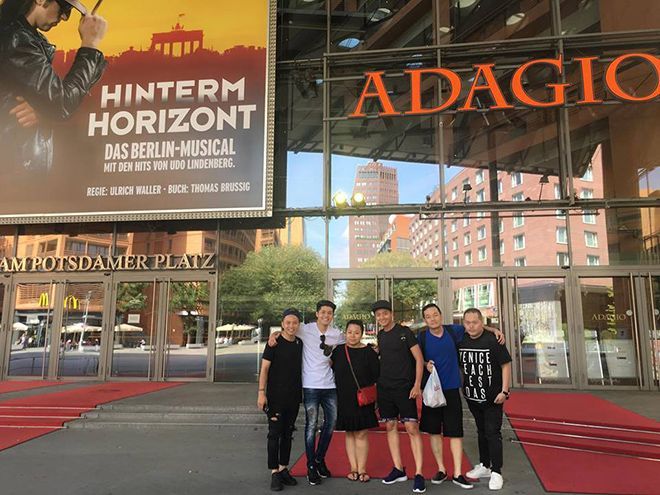 Cùng tham gia tour diễn châu Âu với Noo Phước Thịnh, Ngô Kiến Huy còn có nữ ca sĩ Miu lê, DJ Hoàng Touliver.