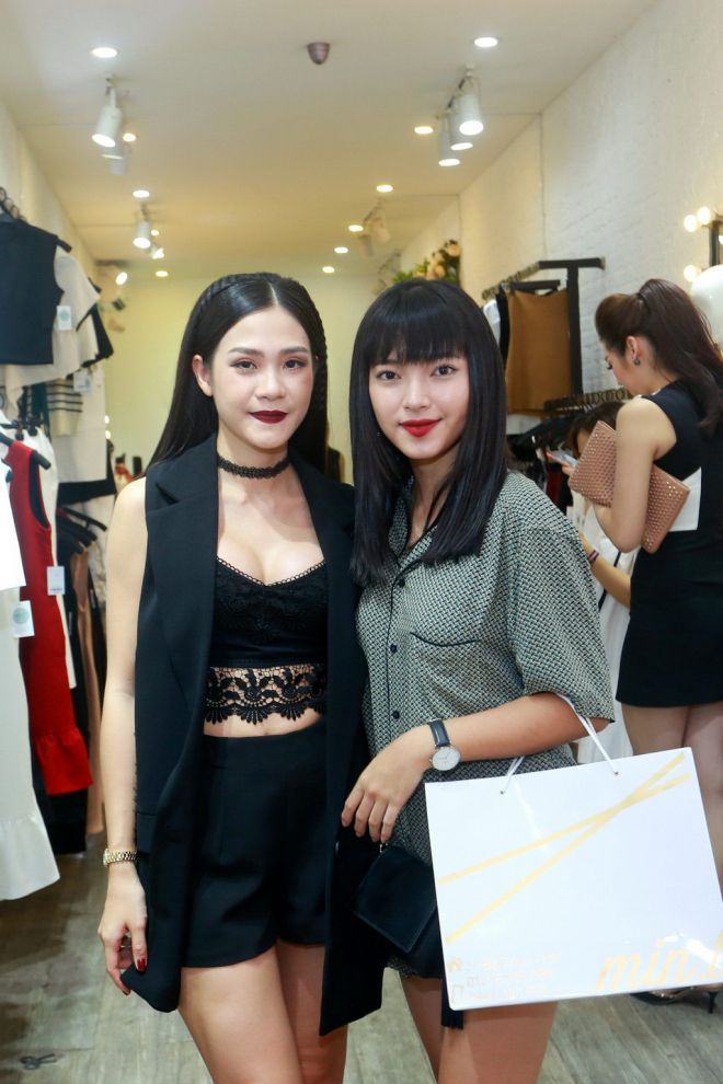 Cô nàng hot girl Châu Bùi - cái tên không còn quá xa lạ với giới trẻ. Giữa hàng ngàn hot girl mong manh, quyến rũ thì Châu Bùi vẫn không thể lẫn vào bất cứ ai bởi loạt biểu cảm siêu "chất", hình ảnh siêu sexy, phóng khoáng.