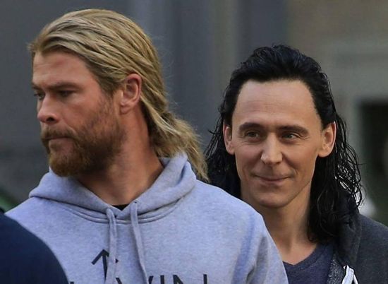 Và không ai khác, người mà fan cho là nguyên nhân khiến Taylor Swift và Tom Hiddleston chia tay chính là... Chris Hemsworth.