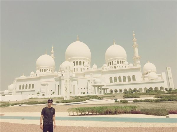 Đáng chú ý, sinh nhật của Bảo Anh vào ngày 3/9. Điều này khiến nhiều người nghi ngờ phải chăng chuyến du lịch tới Dubai là món quà mà Hồ Quang Hiếu dành tặng giọng ca Anh muốn em sống sao.