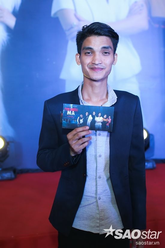 Mạc Văn Khoa hài hước trong sự kiện ra mắt phim.