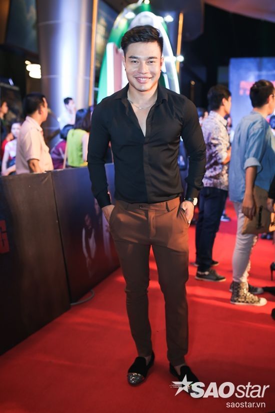 Lê Dương Bảo Lâm xuất hiện "chuẩn men", khác hẳn với nhân vật hội chị em trong phim.