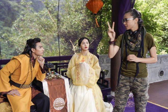 ha-vi-trong-poster-cua-bom-tan-tam-cam-chuyen-chua-ke-elle-vietnam-02