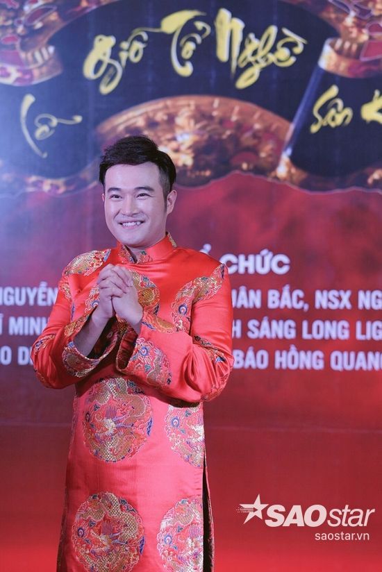 Cùng với một số nghệ sĩ khác, Minh Quân đã đứng ra tổ chức lễ cúng Tổ nghiệp tại Hà Nội năm nay.