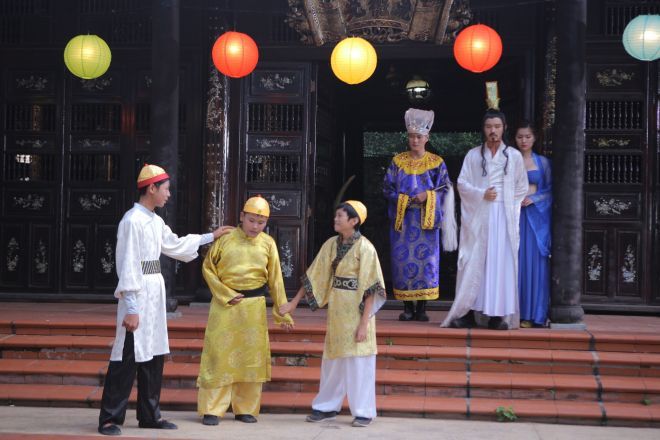 tro-choi-cua-3-tieu-hoang-tu-khien-doan-du-nho-ve-cac-huynh-de-h1