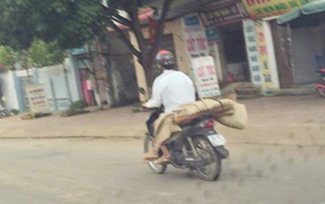 Hình ảnh này đã gây xôn xao dư luận mấy ngày qua (Ảnh: Facebook Tùng Hải).