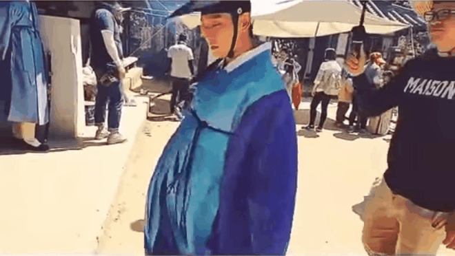 Ngầu trên phim thôi, ngoài đời Lee Jun Ki là “trùm” nghịch thế này đây Ảnh 2