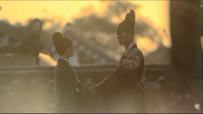 "Dù chuyện gì xảy ra đi nữa, nàng có thể chịu đựng hết thảy và ở bên ta được không? Không phải nơi nào khác mà là bên cạnh ta."