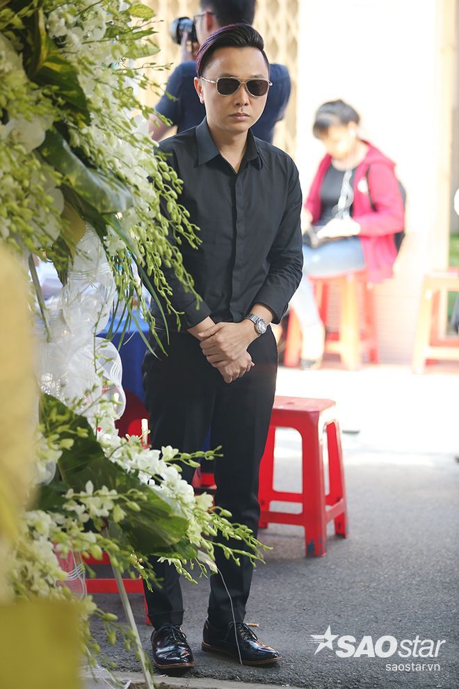NTK Công Trí cũng lặng người nhìn di ảnh Minh Thuận.