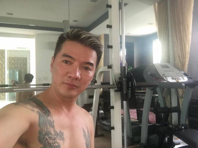 Sau đó, anh tiếp tục tập luyện để chuẩn bị cho liveshow sắp diễn ra.