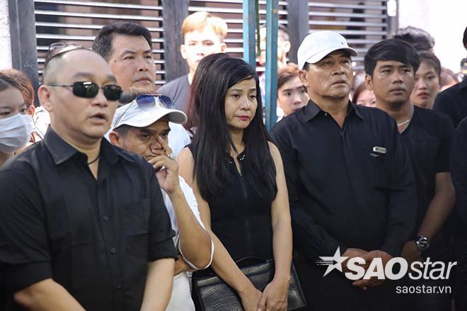 Cát Phượng tự hứa với lòng không khóc nhưng cô vẫn không kìm nén được cảm xúc.