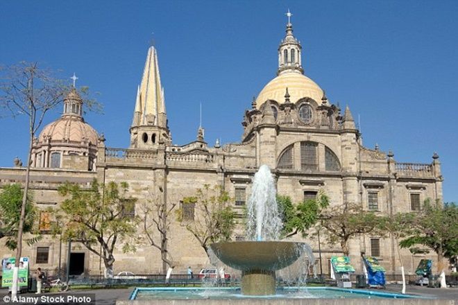 Xác ướp của Thánh Santa Inocencia hiện đang được đặt tại Nhà thờ Guadalajara, Mexico. 