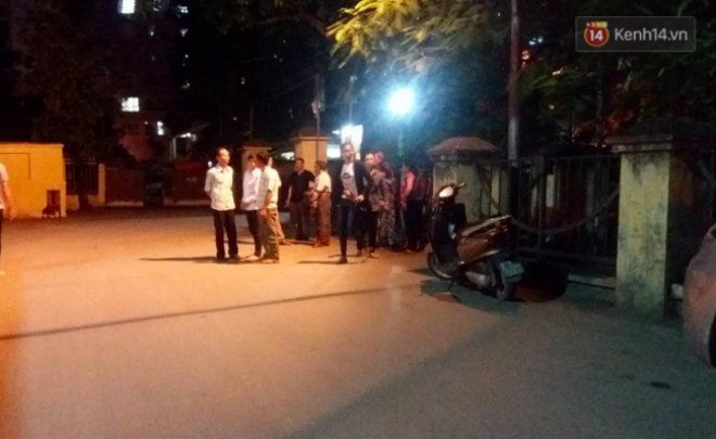 Người thân đau buồn trước cái chết của chị Xuân.