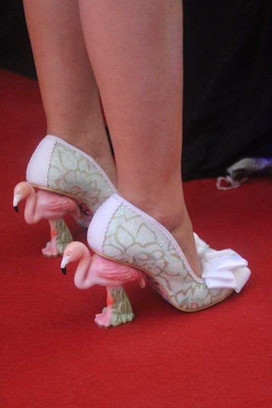 Đôi giày ‘độc’ Irregular Choice này giúp cô gái này nổi bật giữa biển người trên thảm đỏ