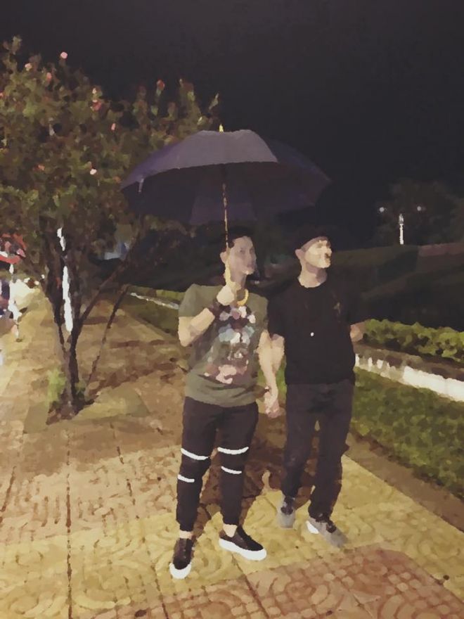 Bức ảnh gây xôn xao giữa Lâm Vinh Hải và John Huy Trần.