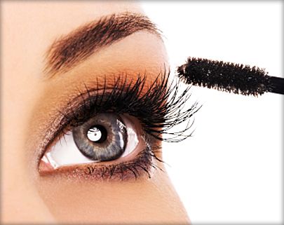 Không chỉ có bút kẻ mắt, mascara cũng là vật dụng làm đẹp bạn chỉ nên giữ cho riêng mình nếu không muốn mắc phải những bệnh về mắt. 