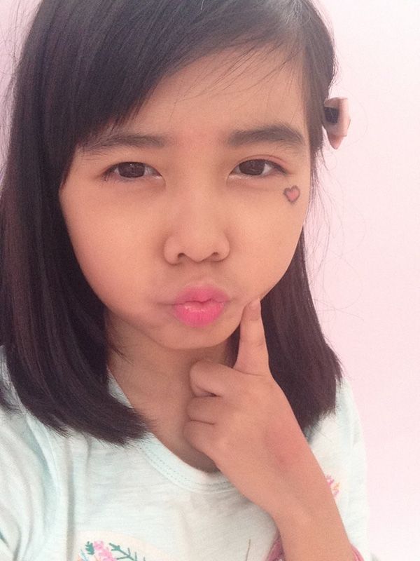 Trúc Quỳnh - beauty blogger nổi tiếng sở hữu hàng chục ngàn view nay mới tròn...10 tuổi 