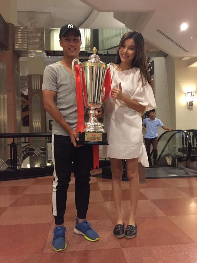 Kỳ Hân hạnh phúc khi có ông xã luôn bên cạnh.