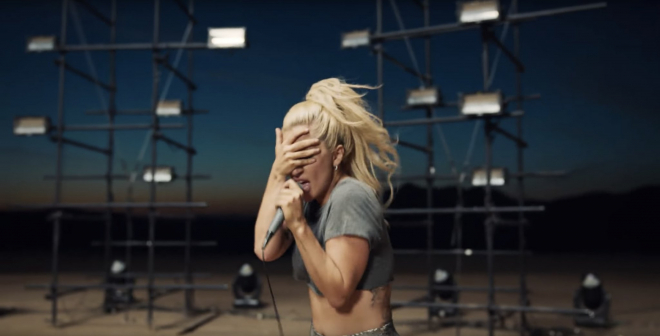 Đã có lúc, nữ ca sĩ bị che mờ mắt vì những thứ ảo ảnh phù phiếm, rỗng tuếch.