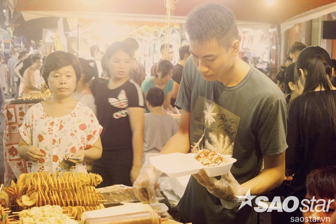 Bất cứ gia đình nào, tại hàng quán nào cũng không tỏ ra e ngại hộp xốp ảnh hưởng đến sức khỏe.