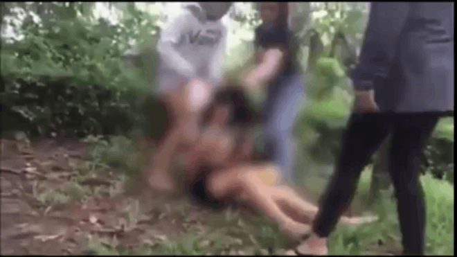 Cô gái bị đánh, lột đồ quay clip: 'Tôi không muốn sống nữa' Ảnh 2